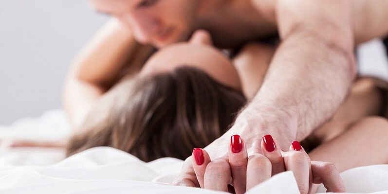 intimita s nástavcem pro zvětšení penisu